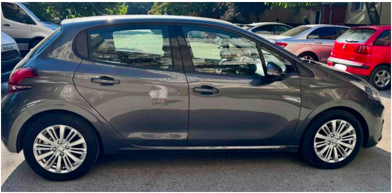 Peugeot 208, VW Golf